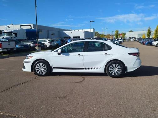 2024 Toyota Camry Hybrid LE