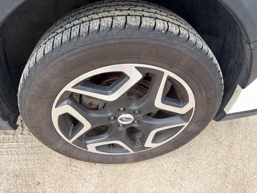 Crystal White Pearl 2018 Subaru Crosstrek 2.0i Limited