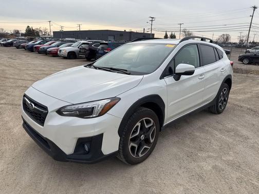 Crystal White Pearl 2018 Subaru Crosstrek 2.0i Limited