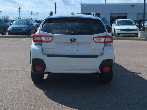 Crystal White Pearl 2018 Subaru Crosstrek 2.0i Limited