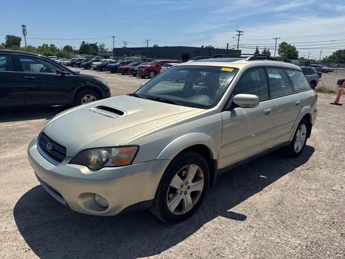 Champagne Gold Opal 2005 Subaru Outback 2.5 i