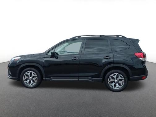 Crystal Black Silica 2024 Subaru Forester Premium