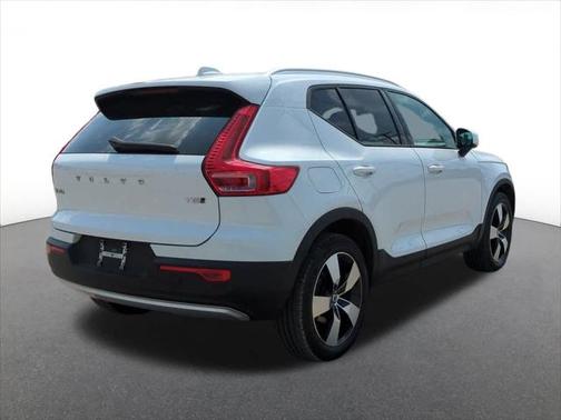 2019 Volvo XC40 T5 Momentum