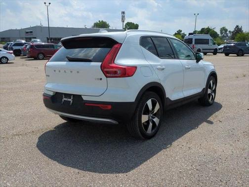 2019 Volvo XC40 T5 Momentum