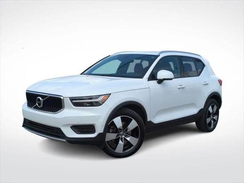 2019 Volvo XC40 T5 Momentum