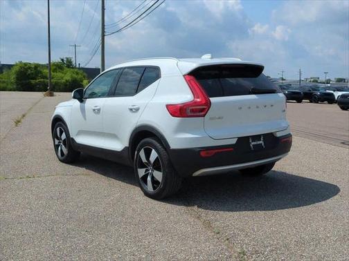 2019 Volvo XC40 T5 Momentum