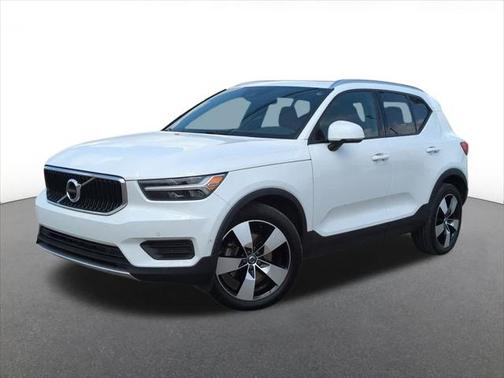 2019 Volvo XC40 T5 Momentum