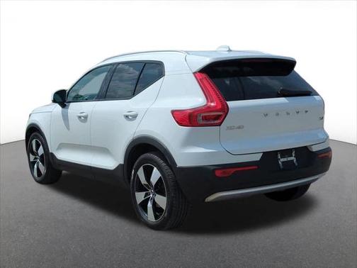 2019 Volvo XC40 T5 Momentum