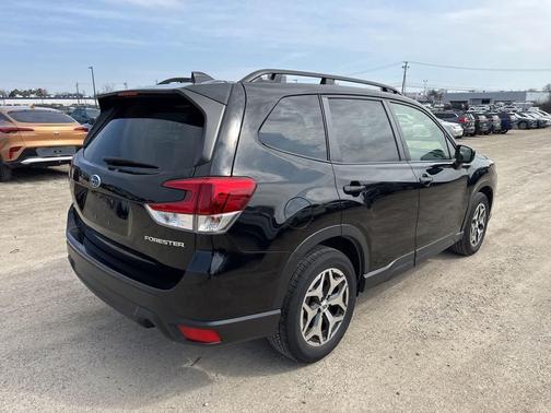 Crystal Black Silica 2023 Subaru Forester Premium