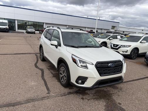 2023 Subaru Forester Premium