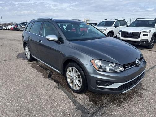 2017 Volkswagen Golf Alltrack TSI S