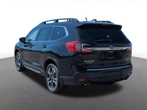 Crystal Black Silica 2026 Subaru Ascent Limited 7-Passenger