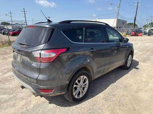 Magnetic Metallic 2018 Ford Escape SE