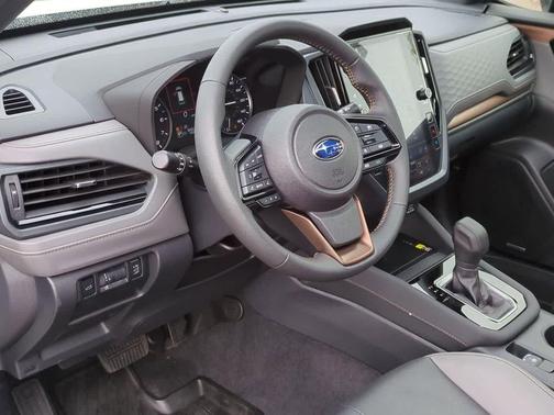 Crystal White Pearl 2025 Subaru Forester Sport