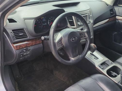 Ice Silver Metallic 2014 Subaru Legacy Limited