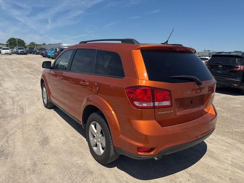 Mango Tango Pearl 2011 Dodge Journey Mainstreet