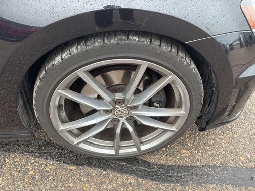 2017 Volkswagen Golf R 2.0T Manual