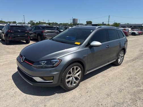 Platinum Gray Metallic 2019 Volkswagen Golf Alltrack TSI SE