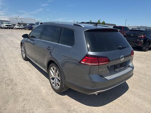 Platinum Gray Metallic 2019 Volkswagen Golf Alltrack TSI SE