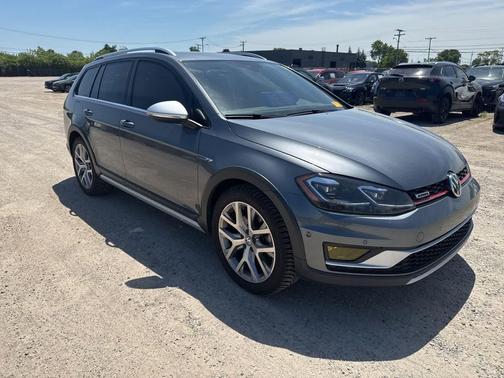 Platinum Gray Metallic 2019 Volkswagen Golf Alltrack TSI SE