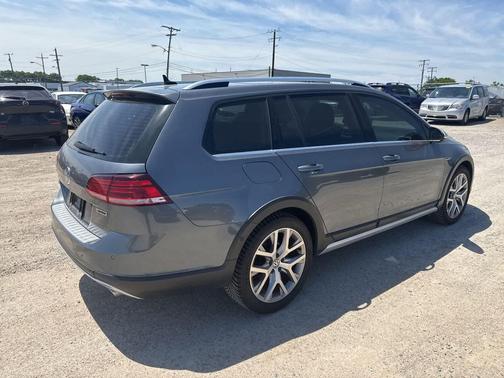 Platinum Gray Metallic 2019 Volkswagen Golf Alltrack TSI SE