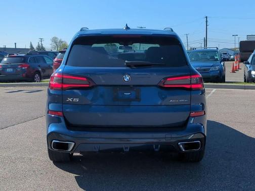 Phytonic Blue Metallic 2021 BMW X5 PHEV xDrive45e