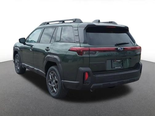 Deep Emerald Green Pearl 2026 Subaru Outback Premium