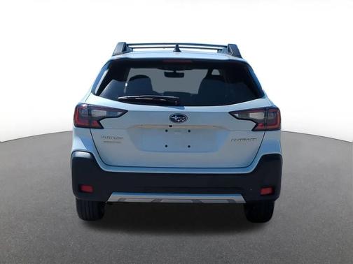 Crystal White Pearl 2023 Subaru Outback Limited
