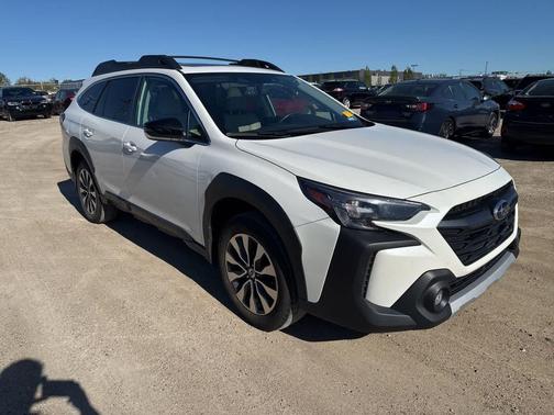 Crystal White Pearl 2023 Subaru Outback Limited