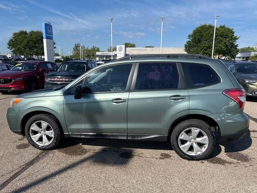 2015 Subaru Forester 2.5i