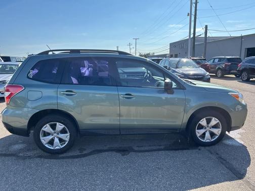2015 Subaru Forester 2.5i