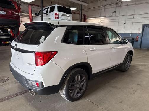 Platinum White Pearl 2023 Honda Passport AWD EX-L