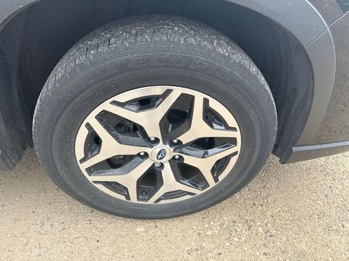 Crystal Black Silica 2023 Subaru Forester Premium