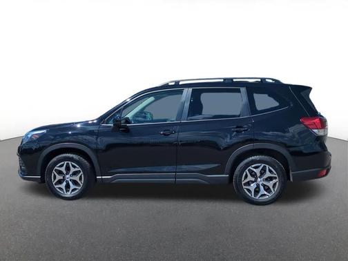 Crystal Black Silica 2023 Subaru Forester Premium