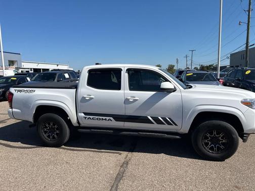 2022 Toyota Tacoma SR