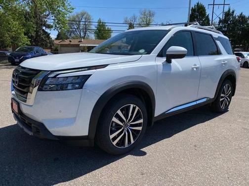 2025 Nissan Pathfinder Platinum