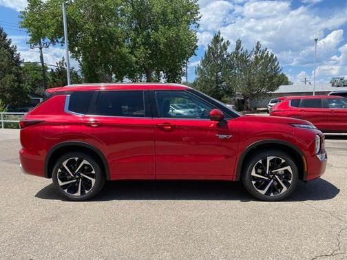 2025 Mitsubishi Outlander PHEV SEL