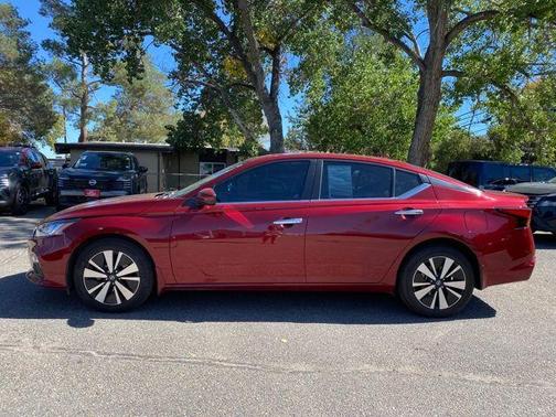 2022 Nissan Altima 2.5 SV