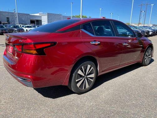 2022 Nissan Altima 2.5 SV