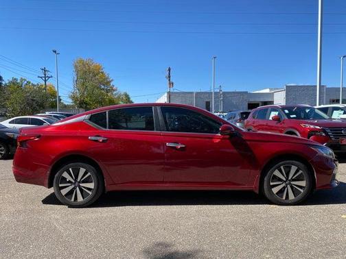 2022 Nissan Altima 2.5 SV