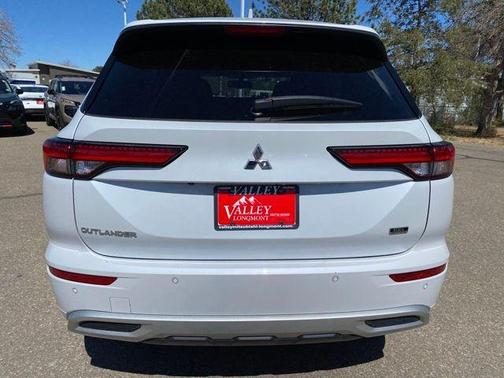 White 2022 Mitsubishi Outlander SEL