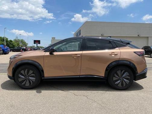 2025 Nissan ARIYA PLATINUM+