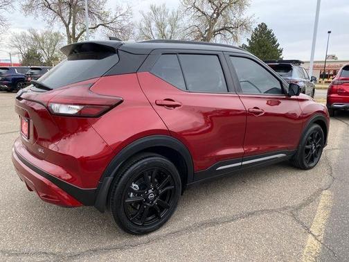 2 Tone Red / Black 2023 Nissan Kicks SR
