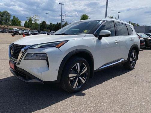 White 2023 Nissan Rogue SL