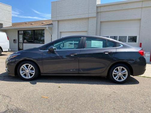Tungsten Metallic 2017 Chevrolet Cruze LT