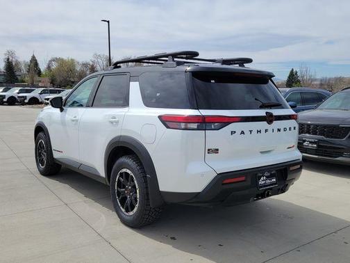 White / Black 2026 Nissan Pathfinder Rock Creek