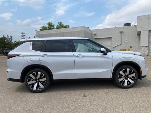2025 Mitsubishi Outlander