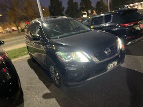 2017 Nissan Pathfinder S