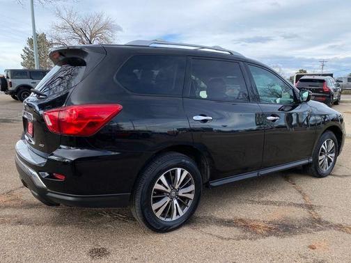 2017 Nissan Pathfinder S