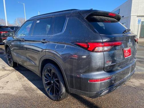 2025 Mitsubishi Outlander PHEV 